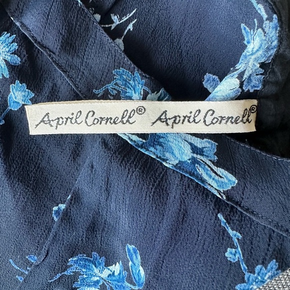 🛍️ Aprie Correll Navy with blue floral skirt with side zipper + button closure - Picture 6 of 7
